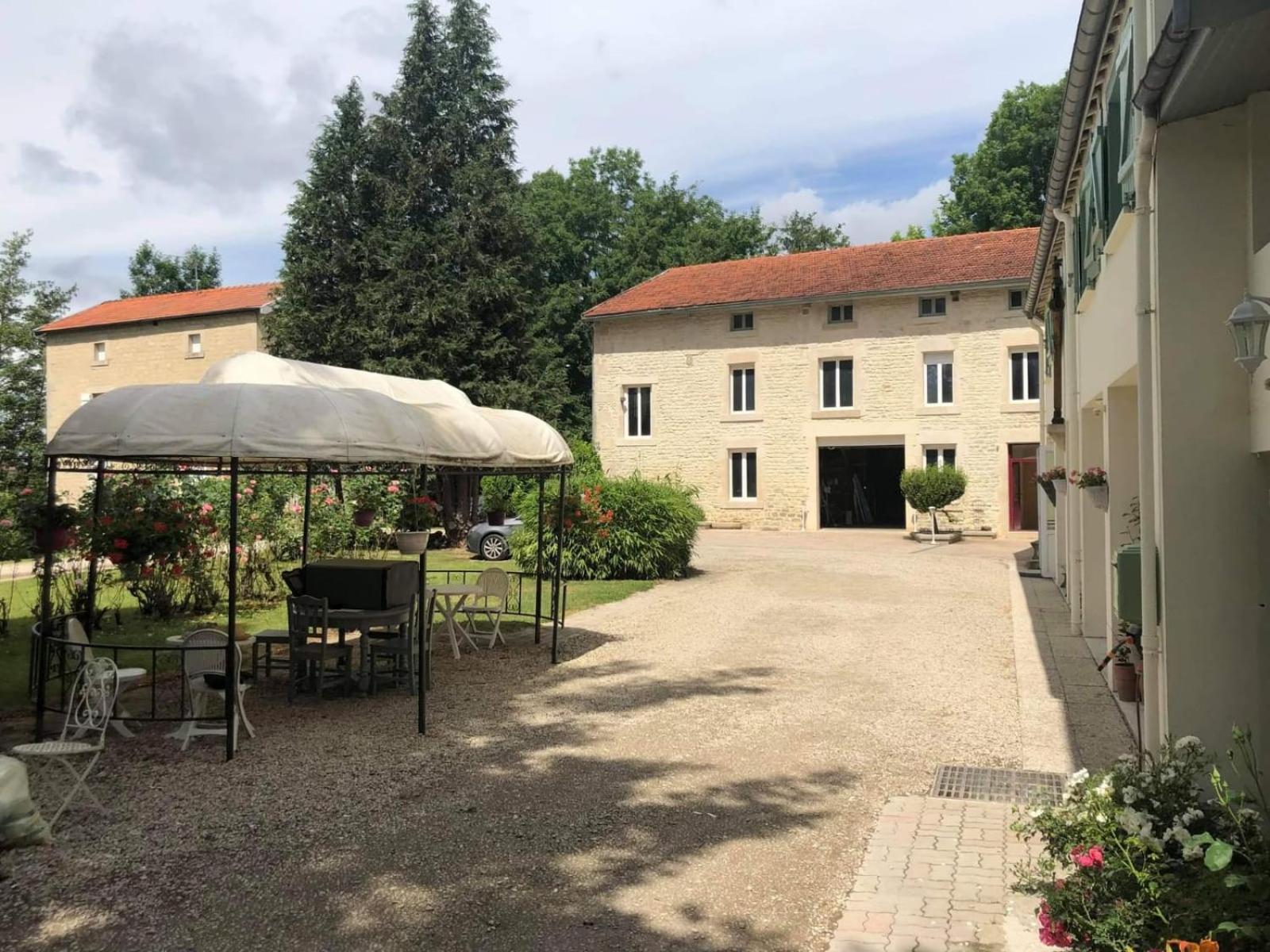 Le Moulin De Chamouilley Hotel ภายนอก รูปภาพ