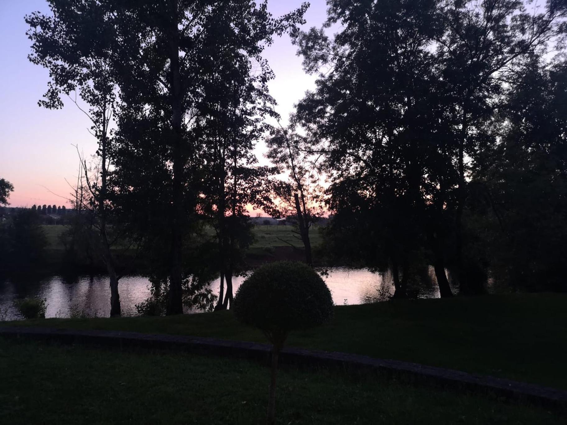 Le Moulin De Chamouilley Hotel ภายนอก รูปภาพ